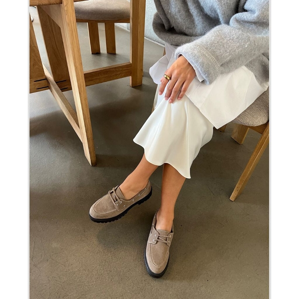 COPENHAGEN SHOES THE PASSION SHOE SUEDE Boat Shoe 00090 DARK BEIGE